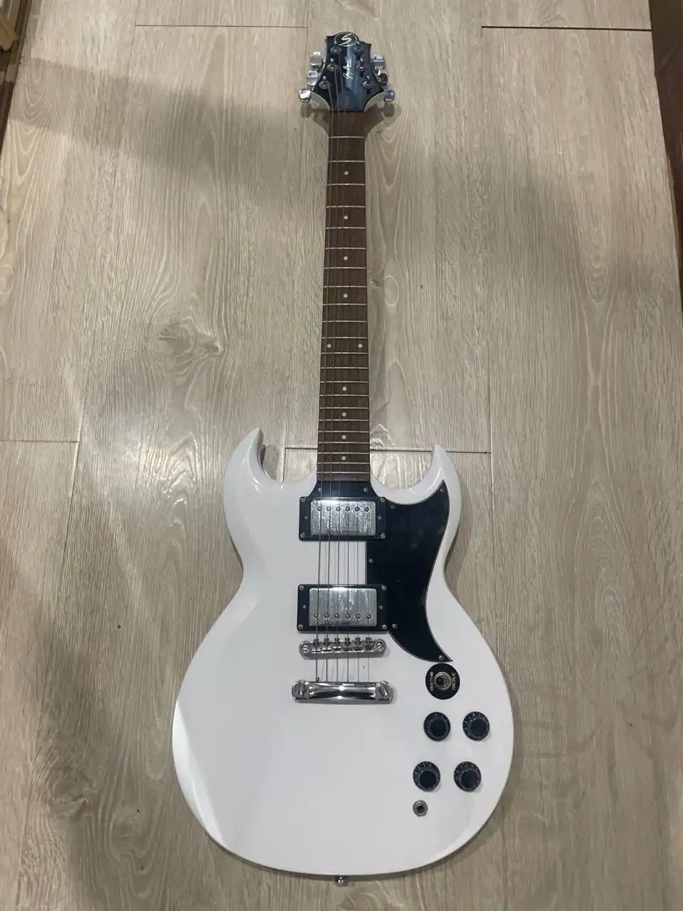 Электрогитара Greq Bennett Torino - Музыкальные инструменты (Хобби и отдых) в Владивосток