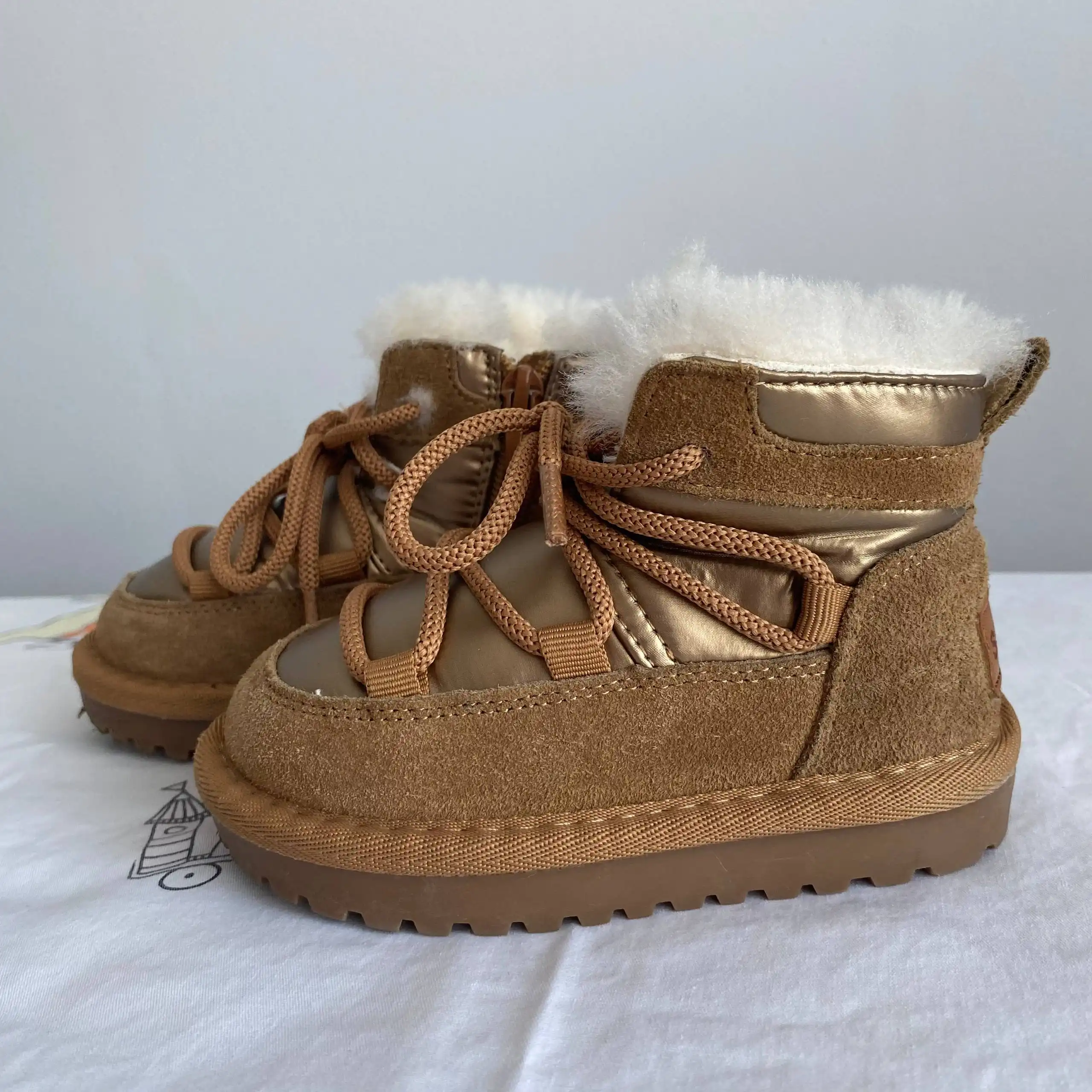 Продажа новых демисезонных ботиночек для детей - Детская обувь (Одежда) в Владивосток