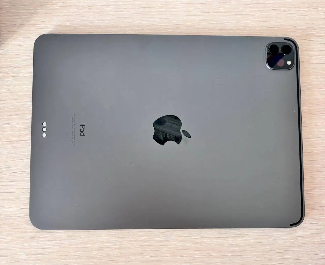 Продам iPad Pro в отличном состоянии со стилусом - Планшеты (Электроника) в Владивосток