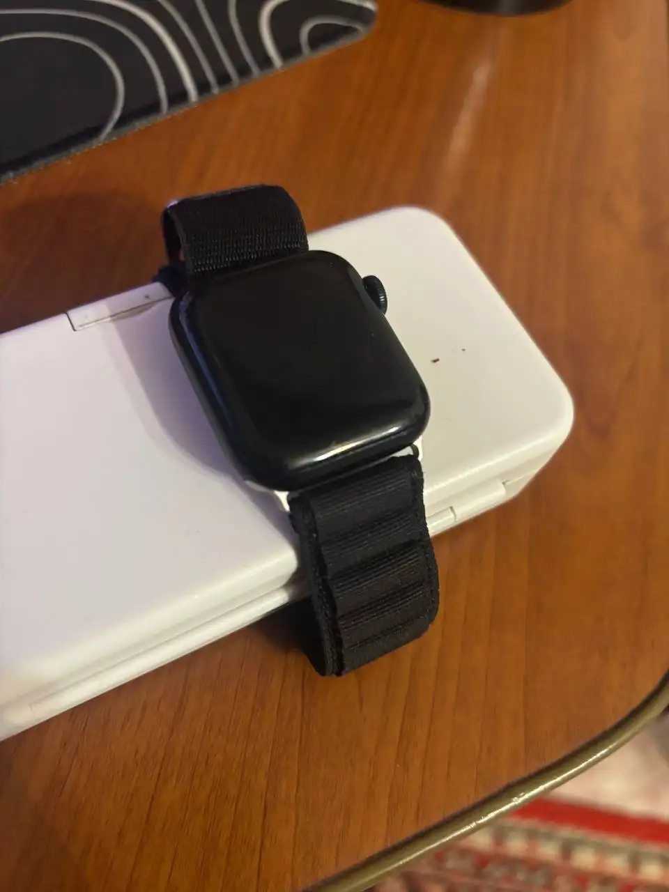 Продам Apple Watch SE2 в отличном состоянии - Умные часы и браслеты (Электроника) в Владивосток