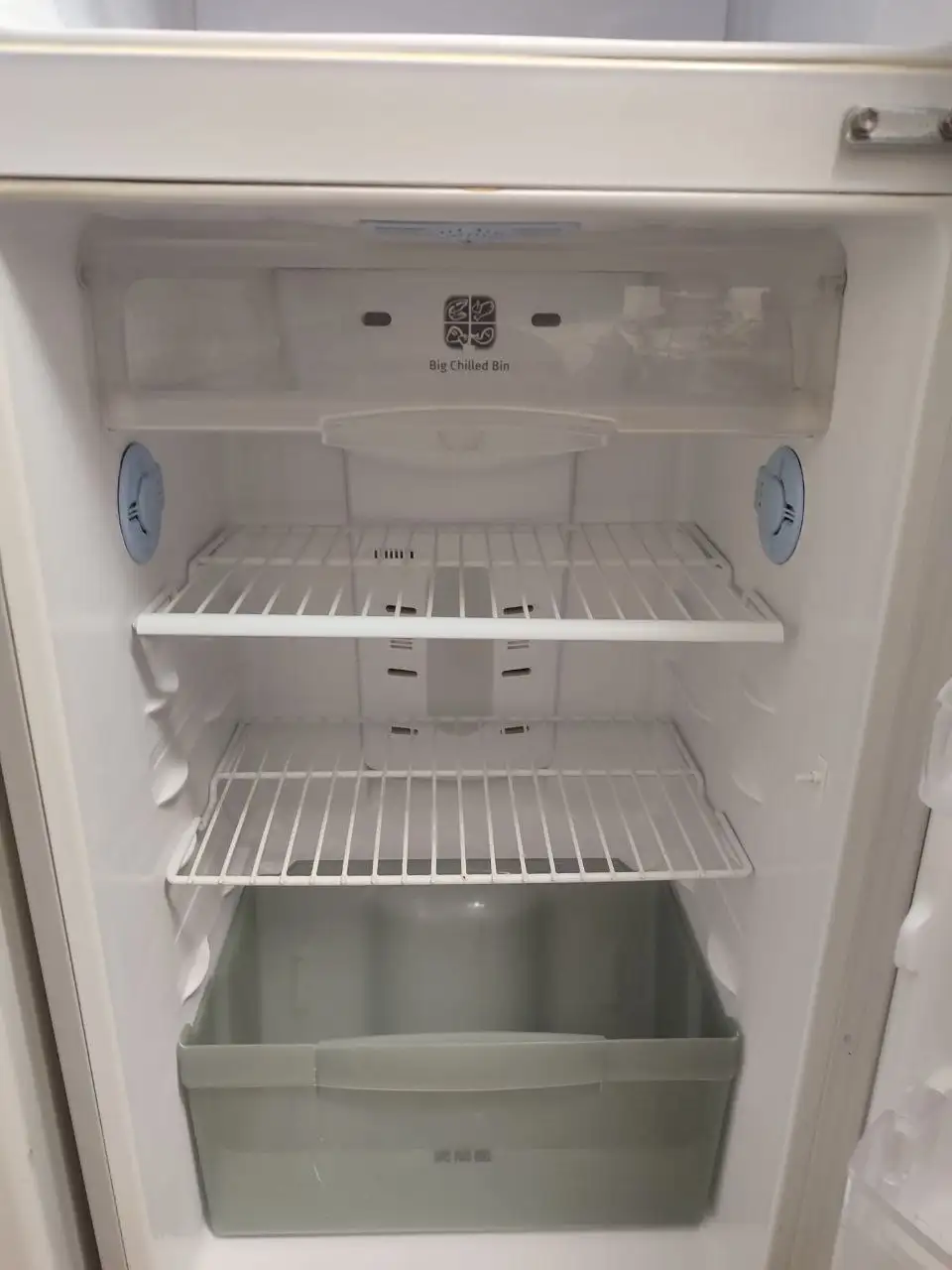 Холодильник с системой No Frost и приготовлением льда - Бытовая техника (Для дома и дачи) в Владивосток