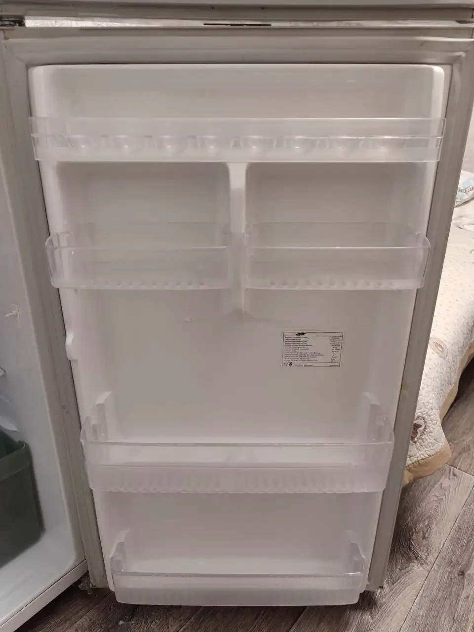 Холодильник с системой No Frost и приготовлением льда - Бытовая техника (Для дома и дачи) в Владивосток