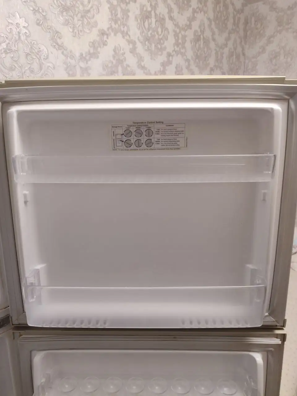 Холодильник с системой No Frost и приготовлением льда - Бытовая техника (Для дома и дачи) в Владивосток