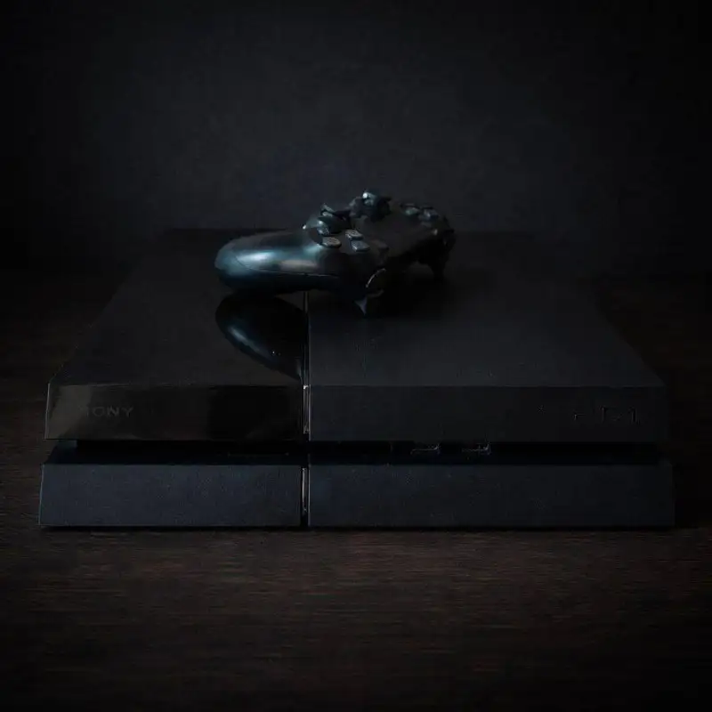 Продам PlayStation 4 с играми и аккаунтами - Игровые консоли (Электроника) в Владивосток