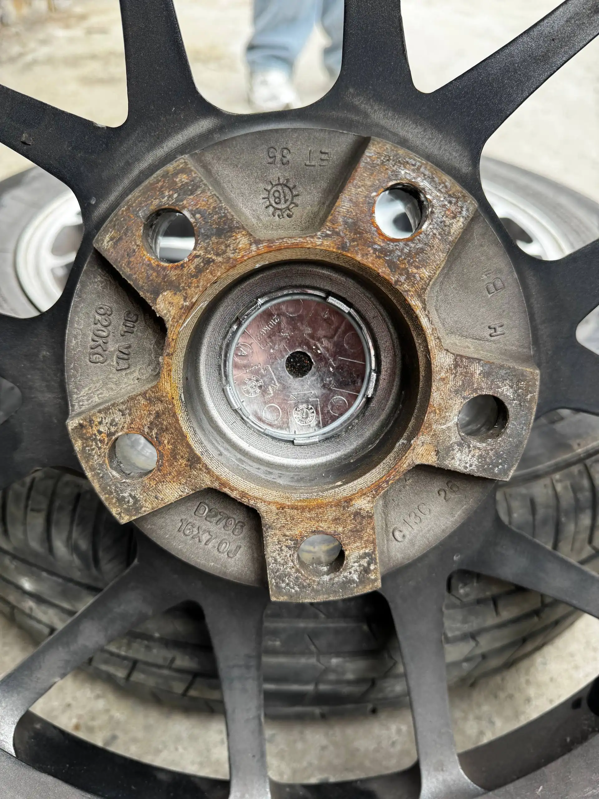 Продам литые диски Sakura Wheels 16x7.0 с резиной Kentros - Запчасти (Авто) в Владивосток