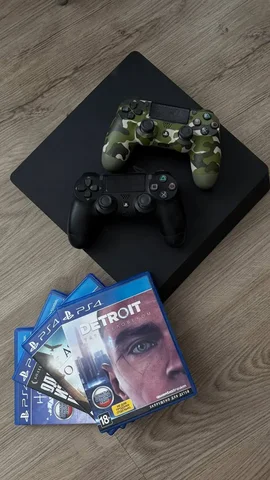 Продам PS4 1TB с аксессуарами - Умные часы в Владивосток
