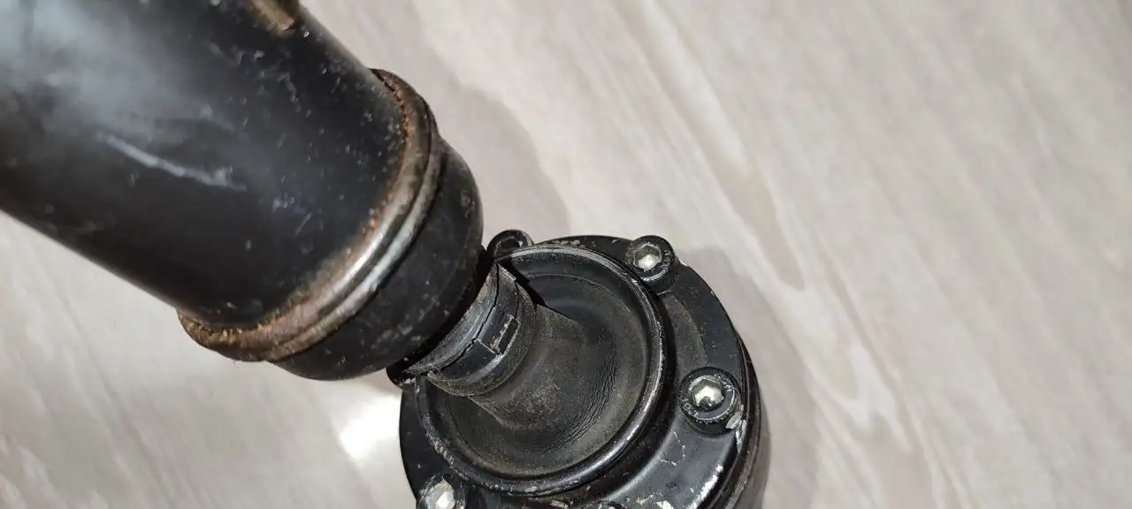 Передний кардан на Suzuki Escudo TD54 J20A - Автозапчасти (Запчасти) в Владивосток