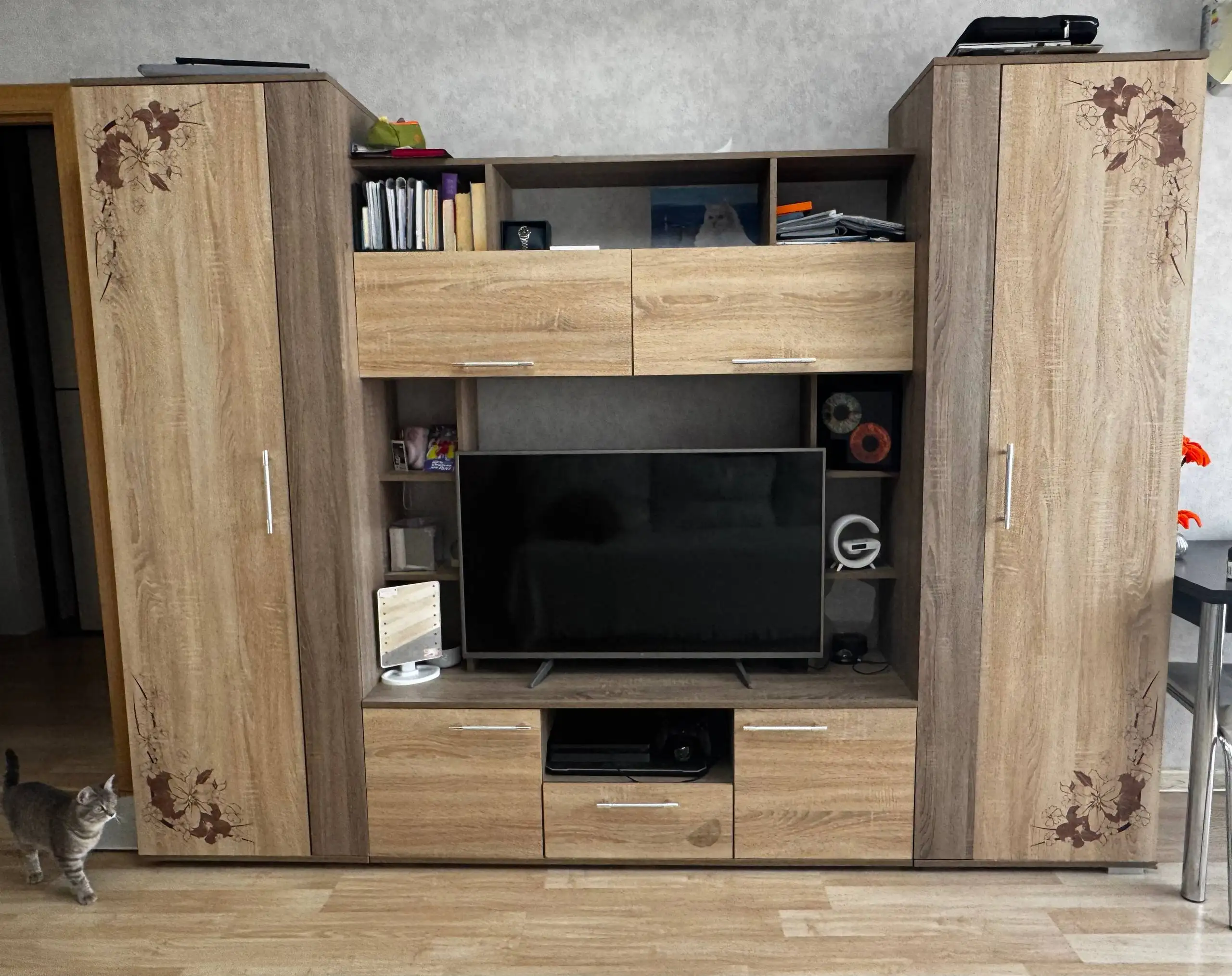 Продам стенку - Барахолка в Владивосток