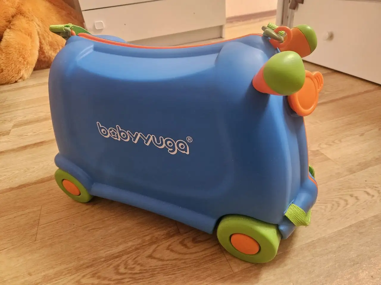 Продам чемодан-каталка - Барахолка в Владивосток