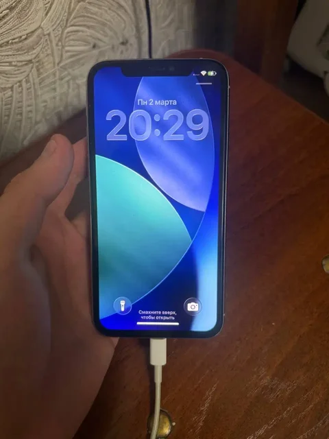 Продажа iPhone 11 Pro 256GB и PS4 Slim - Power bank в Владивосток