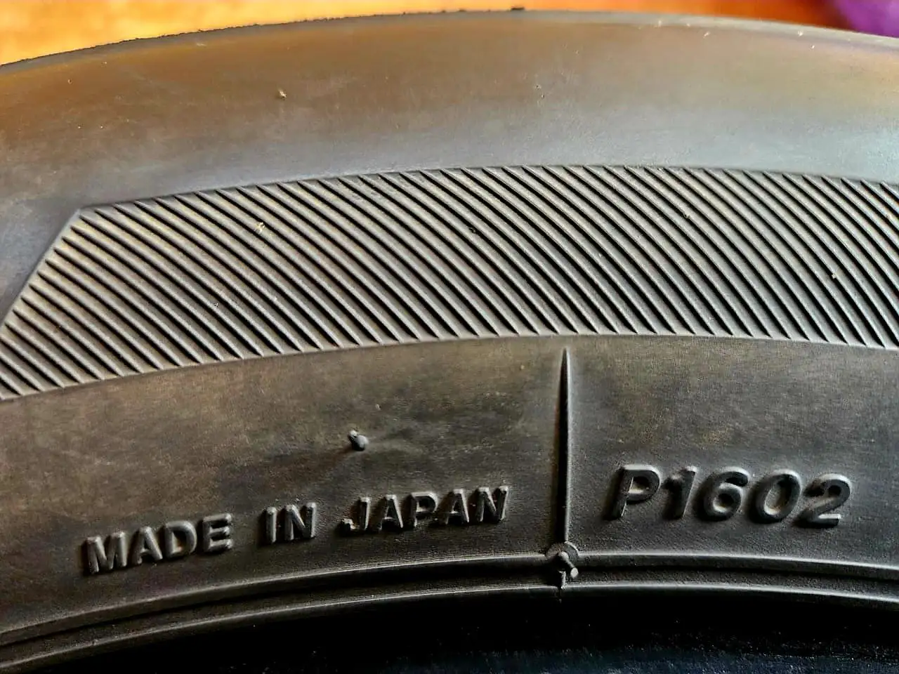 Продам Комплект Летней резины Бриджстоун 185/60/15 - Шины и диски (Авто) в Владивосток