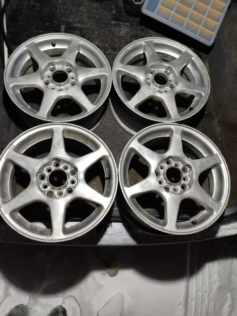 Продам литьё R15x6,5 5x114,3 5х100 et48 - Запчасти (Авто) в Владивосток