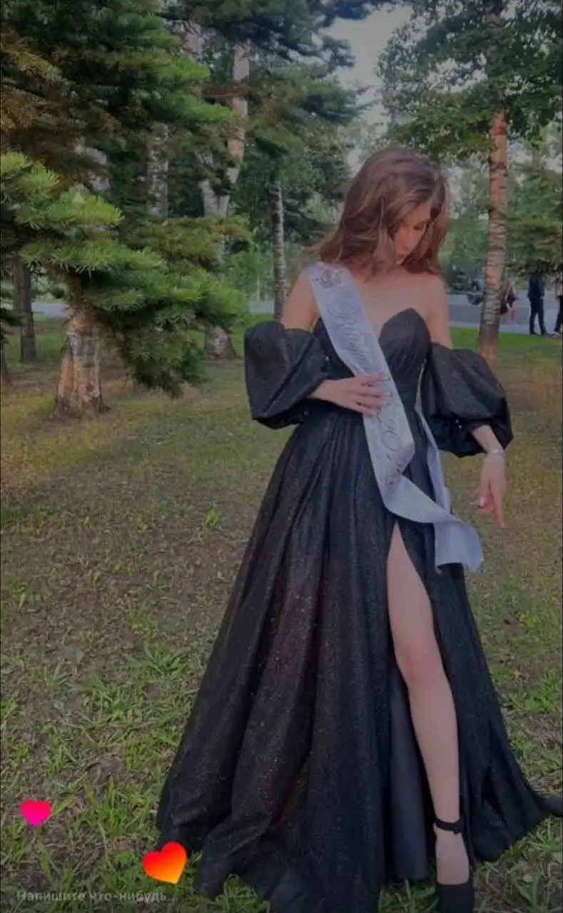 Продам выпускное платье размер 40-44 - Платья (Одежда) в Владивосток