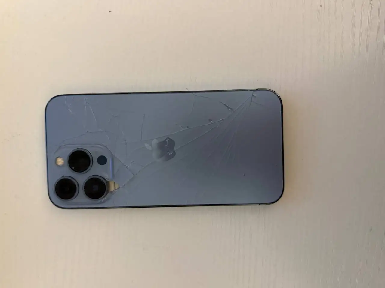 iPhone 13 Pro 256gb в отличном состоянии - Смартфоны (Электроника) в Владивосток