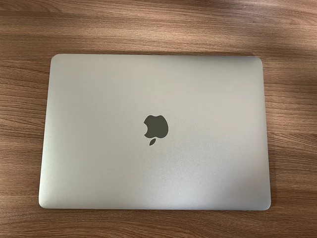 Продам MacBook 12 retina 2017 8/256 - Умные часы и фитнес-браслеты в Владивосток