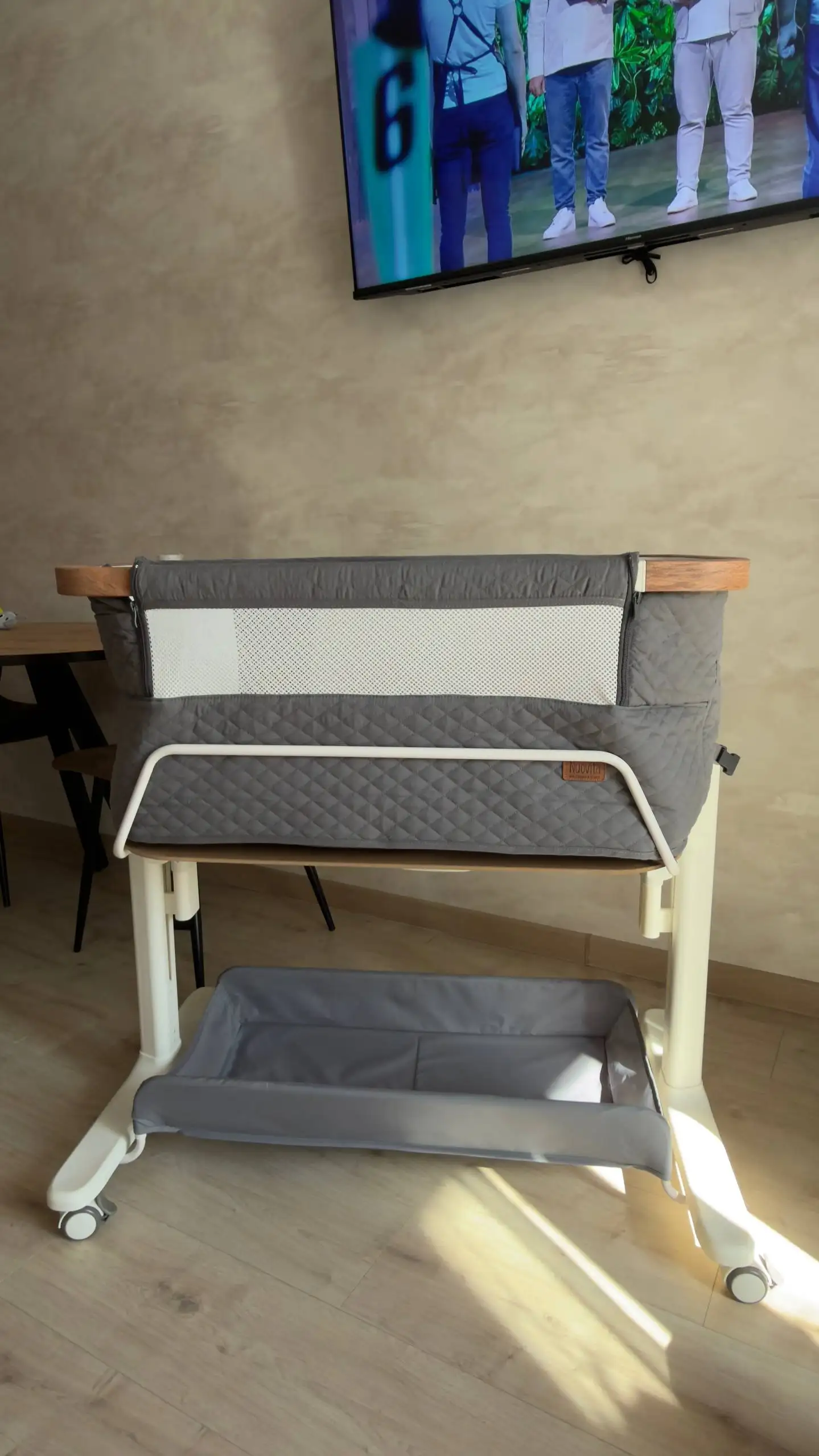 Продается кроватка-колыбель с укачиванием - Кроватки и колыбели (Товары для детей) в Владивосток