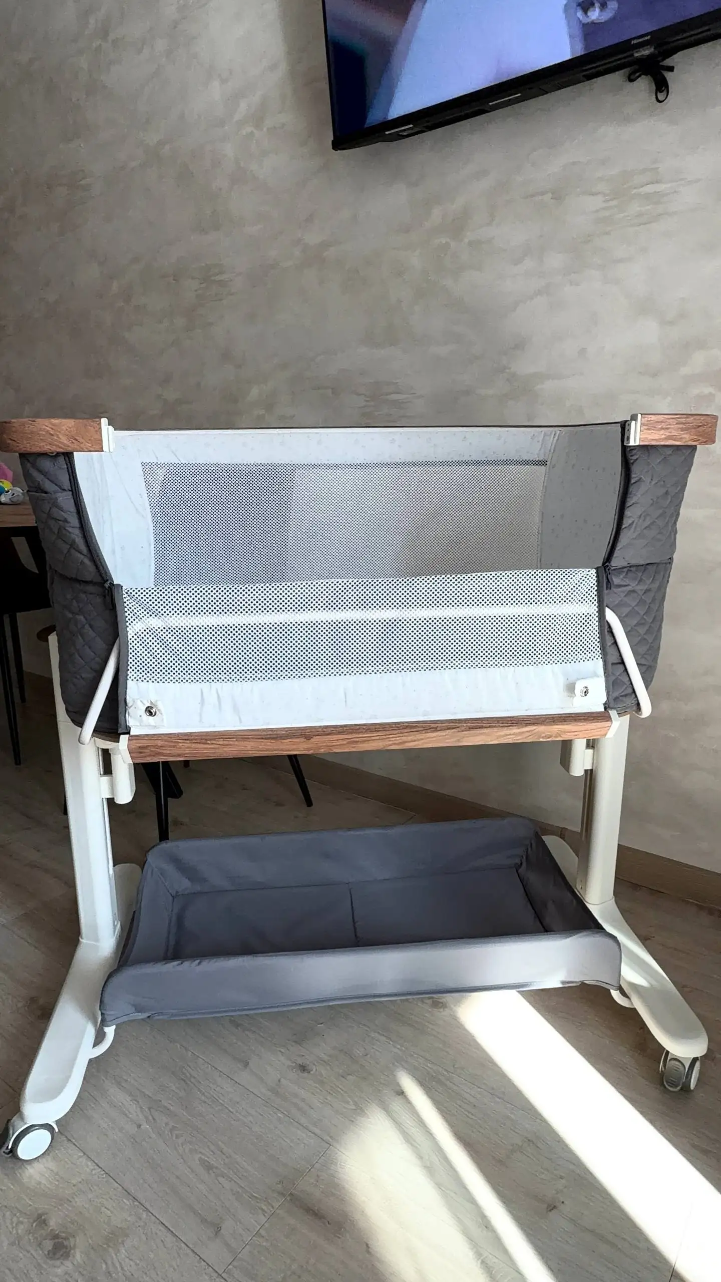 Продается кроватка-колыбель с укачиванием - Кроватки и колыбели (Товары для детей) в Владивосток