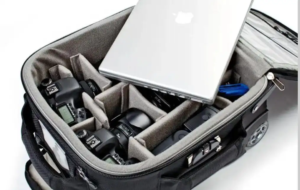 Чемодан для фотоаппарата Think Tank Airport Airsteam - Хобби и отдых в Владивосток