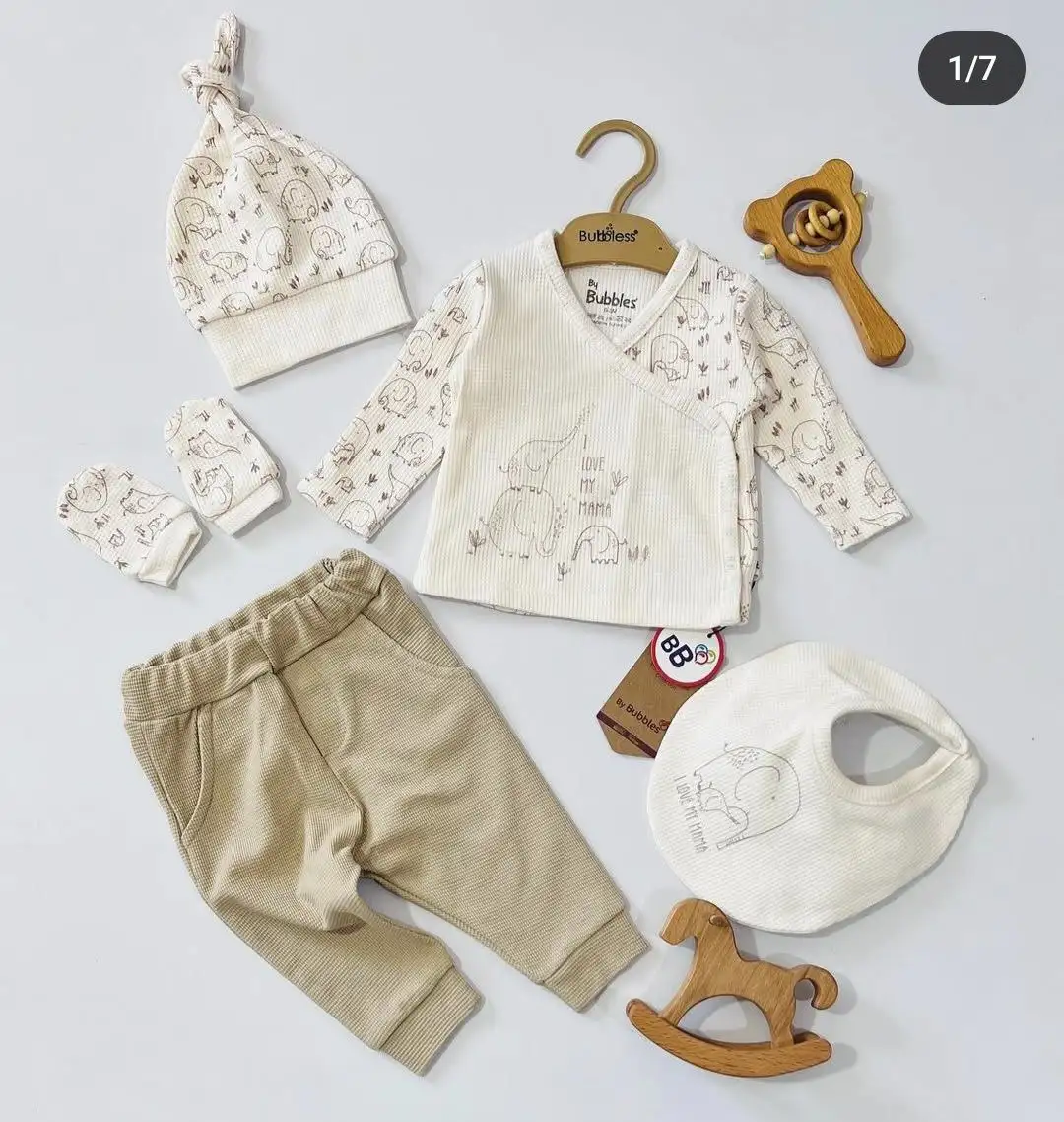 Новый турецкий нарядный комплект для малыша 0-3 месяцев - Одежда для детей (Товары для детей) в Владивосток