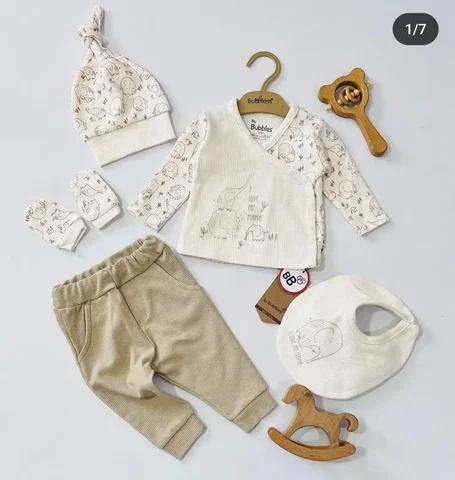 Новый турецкий нарядный комплект для малыша 0-3 месяцев - Товары для детей в Владивосток