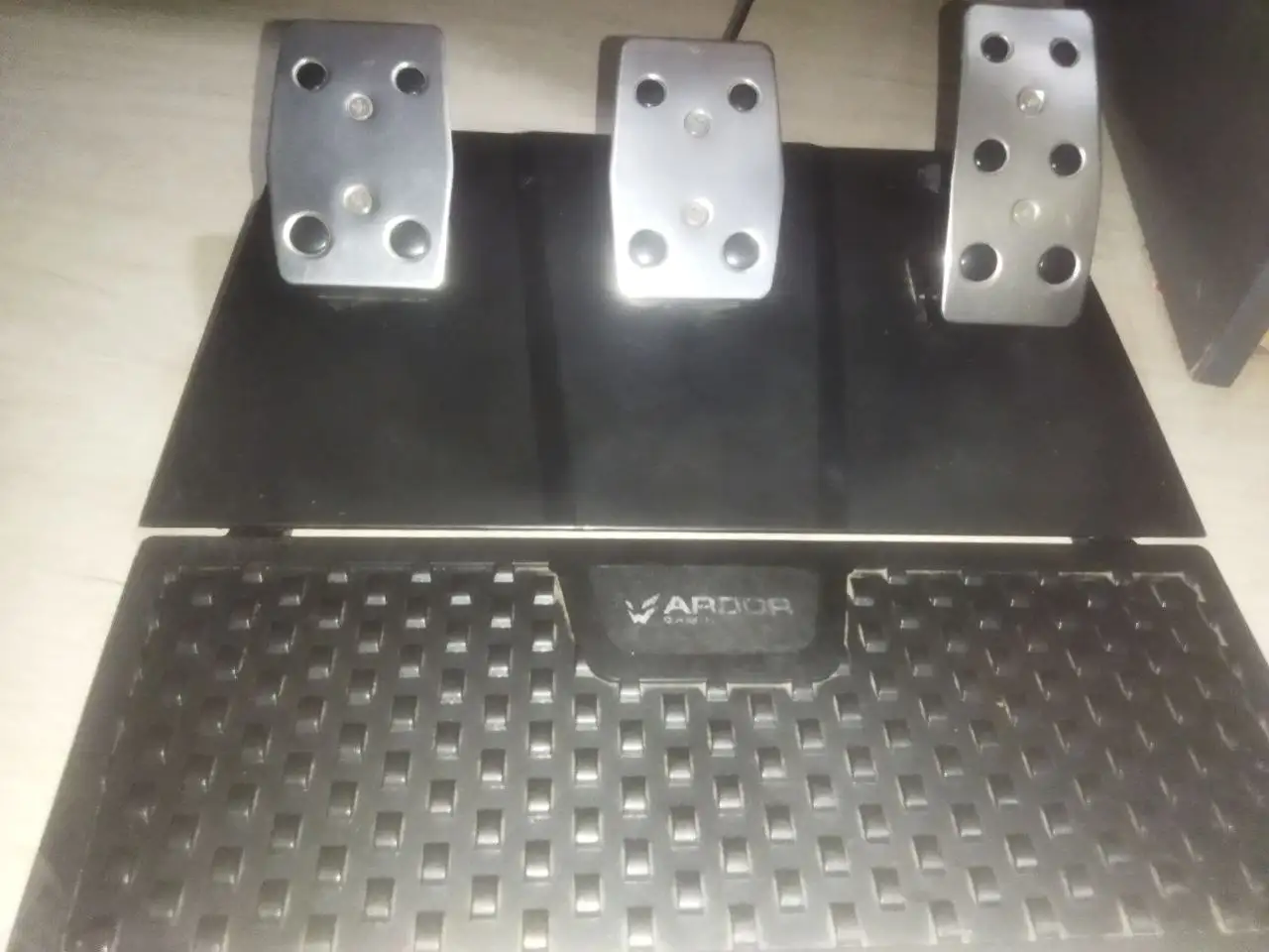 Руль ARDOR SILVERSTONE с обратной связью - Игровые аксессуары (Электроника) в Владивосток