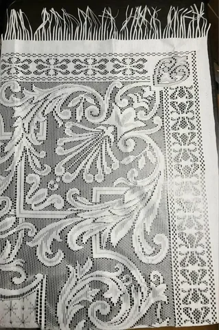 Скатерть новая 170x130 см - Садово-огородная техника в Владивосток