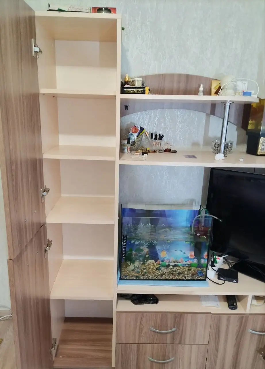 Стенка-горка в хорошем состоянии - Мебель (Для дома и дачи) в Владивосток