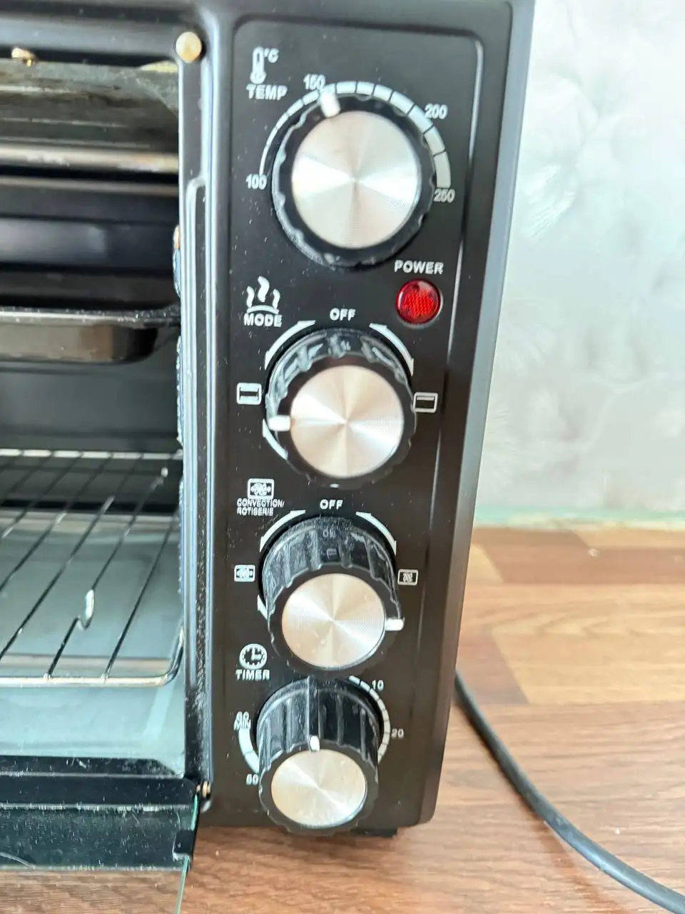 Продам электрическую мини печь с конвекцией 33 литра - Кухонная техника (Для дома и дачи) в Владивосток