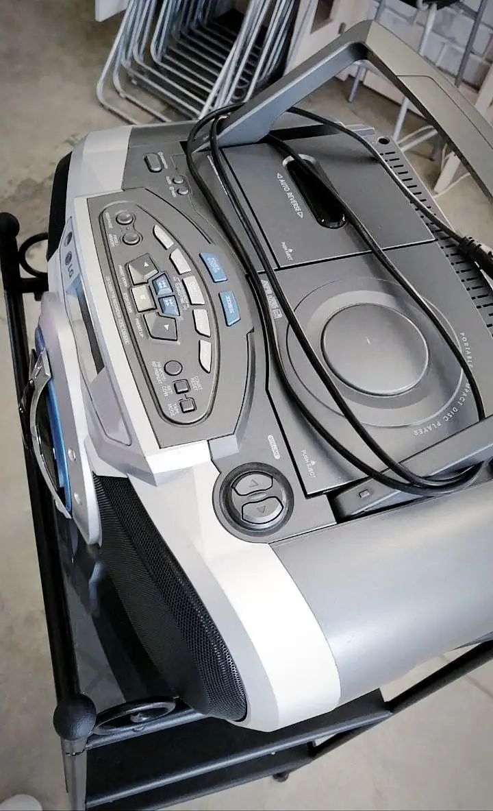 Магнитофон музыкальный центр LG в отличном состоянии - Аудиотехника (Электроника) в Владивосток