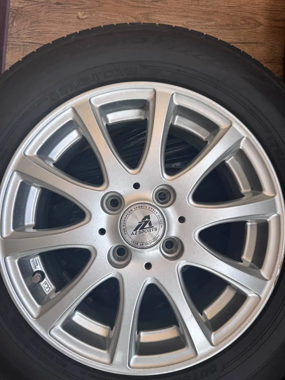 Колеса с литьем Dunlop 175/70R14 лето резина 2021 - Шины и диски (Авто) в Владивосток