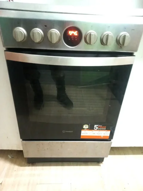 Продам плитку с треснувшим стеклом - Спутниковое оборудование в Владивосток