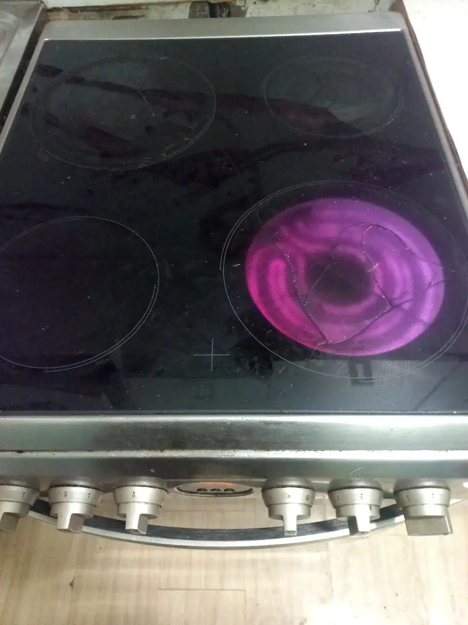 Продам плитку с треснувшим стеклом - Телефоны и планшеты (Электроника) в Владивосток