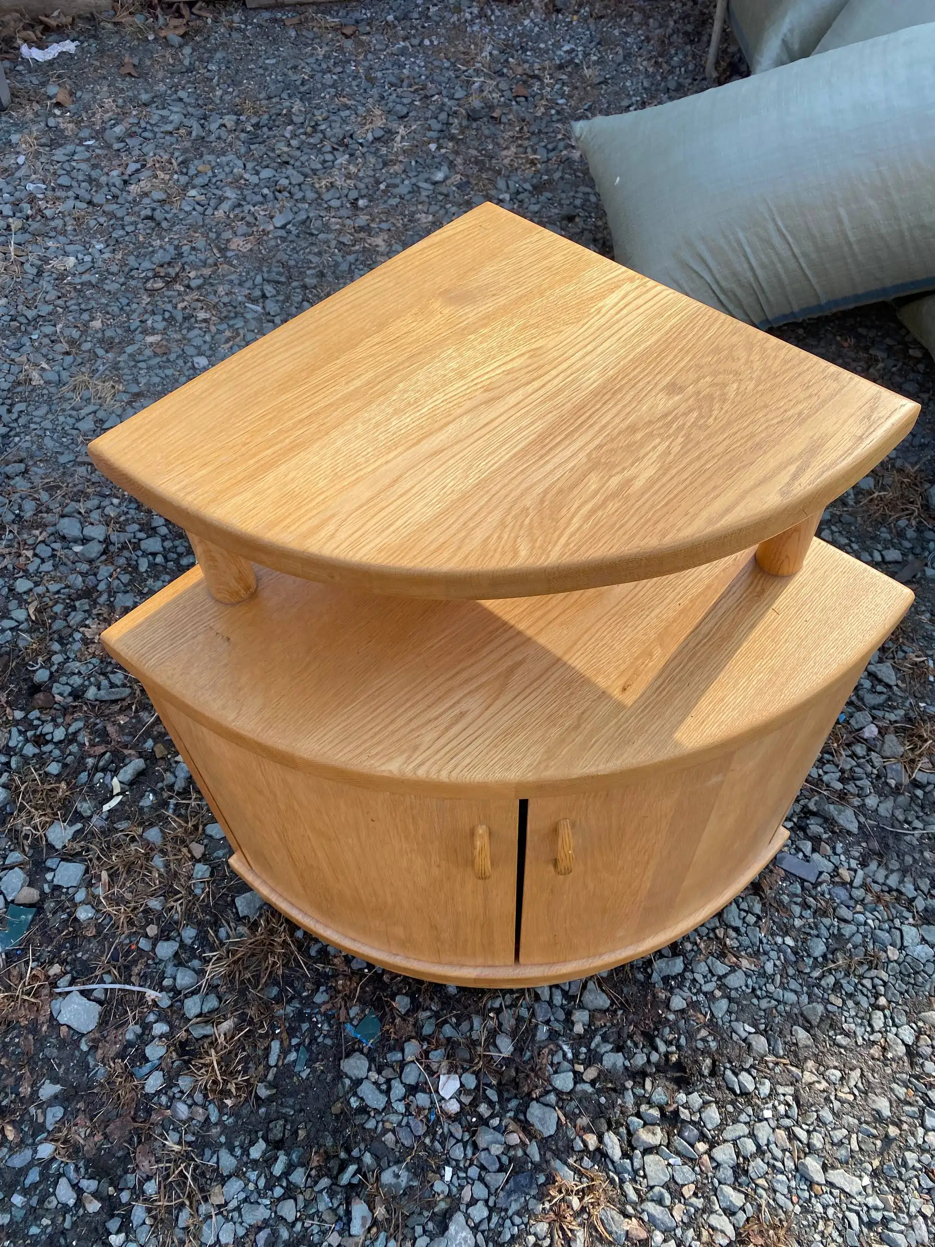 Мебель из массива дуба и лиственницы б/у - Мебель (Для дома и дачи) в Владивосток