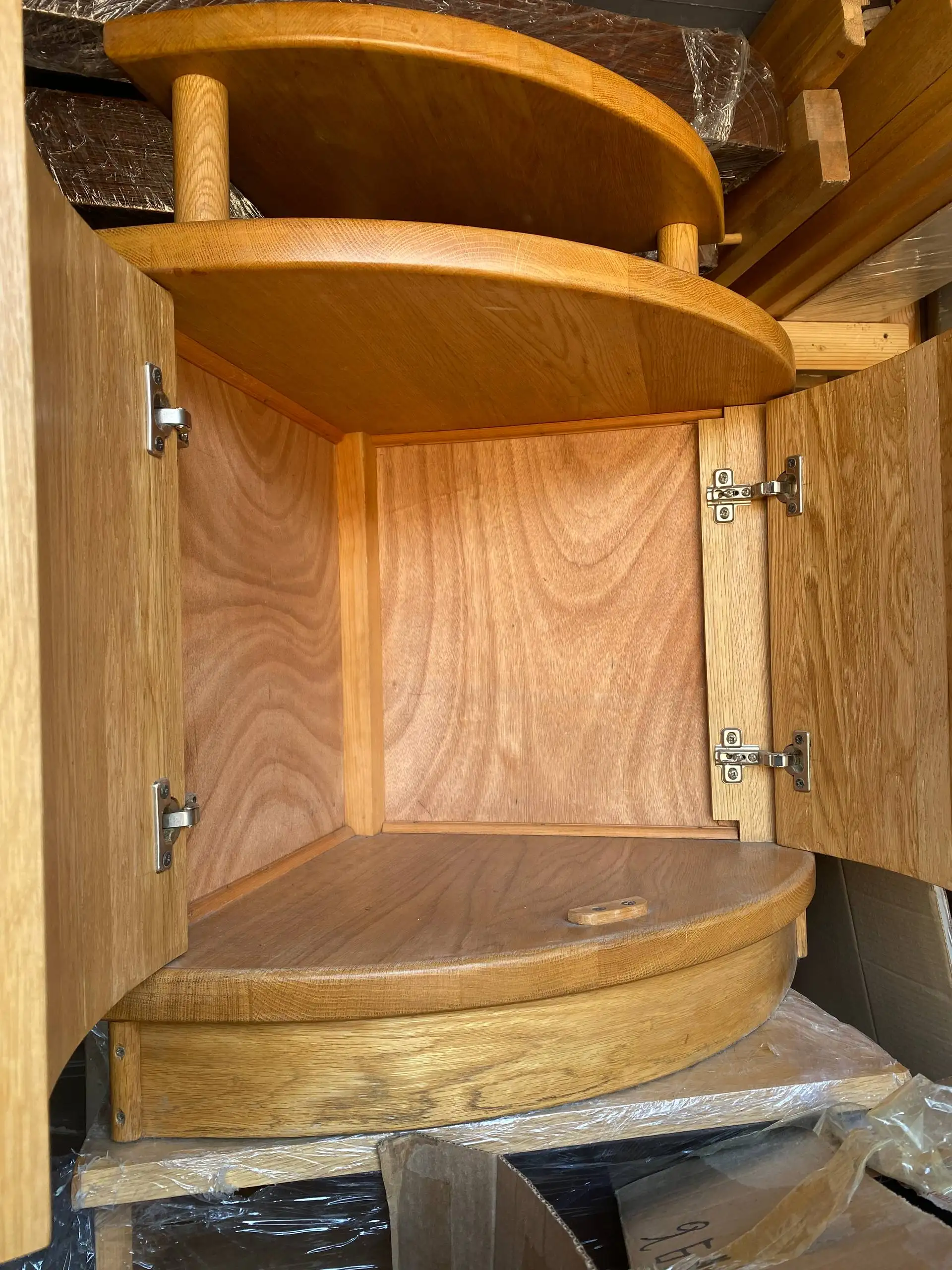 Мебель из массива дуба и лиственницы б/у - Мебель (Для дома и дачи) в Владивосток