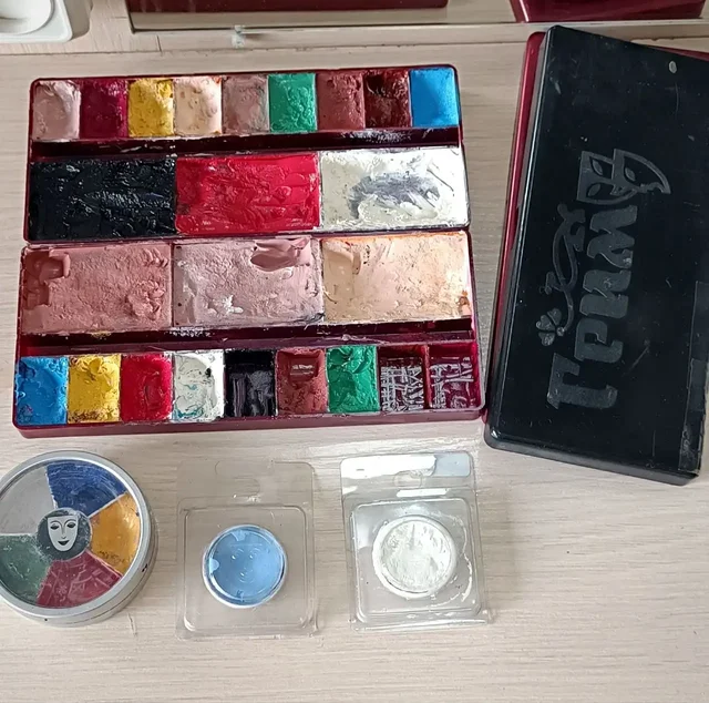 Продажа грима для макияжа - Витамины/БАДы в Владивосток