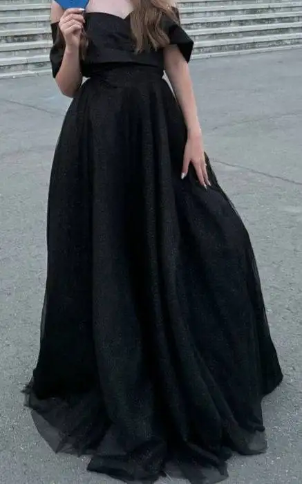 Продам черное блестящее платье на выпускной - Платья (Одежда) в Владивосток