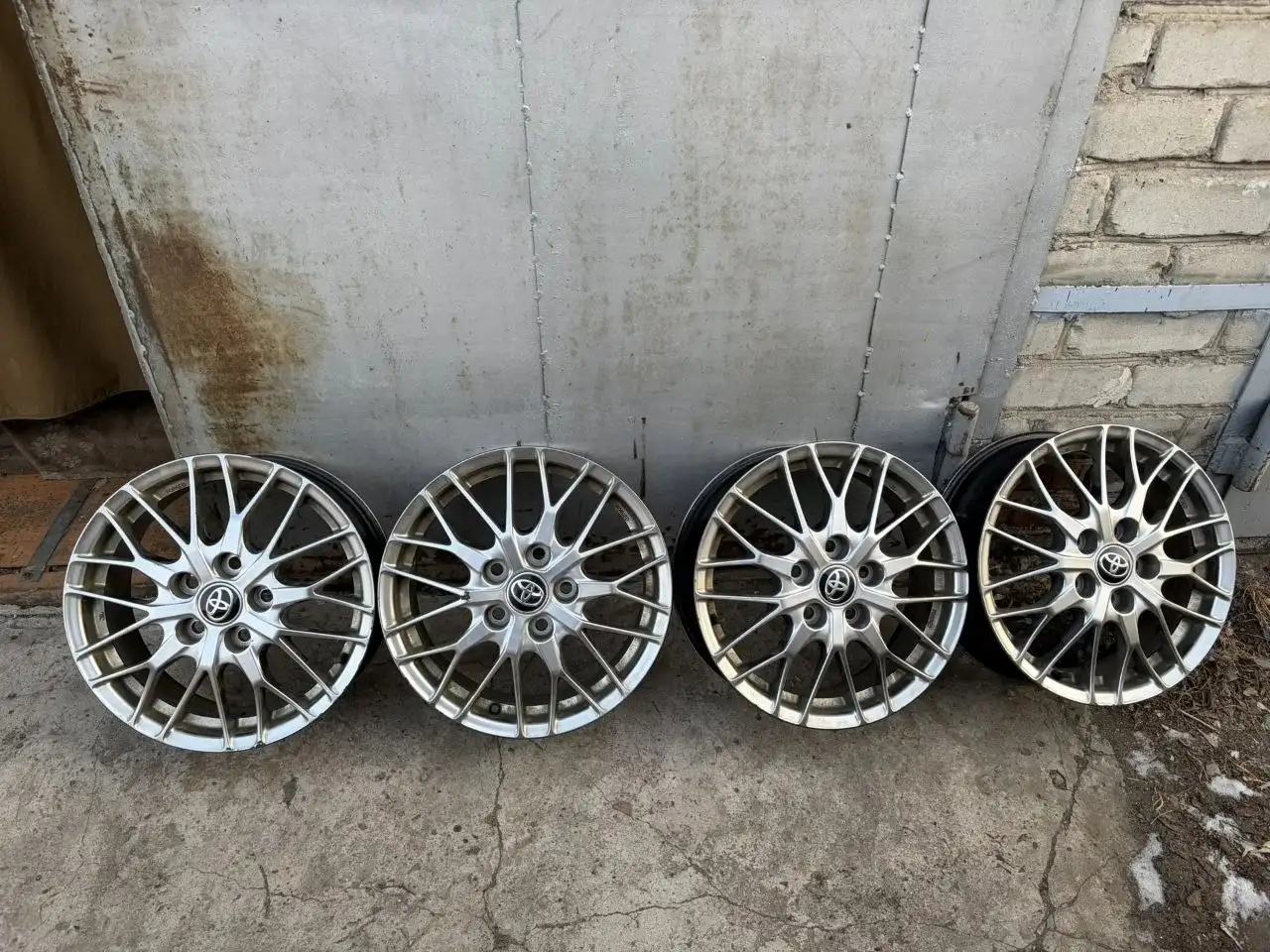 Продажа оригинальных дисков BBS с Toyota Noah 80 WXB - Диски и шины (Запчасти) в Владивосток