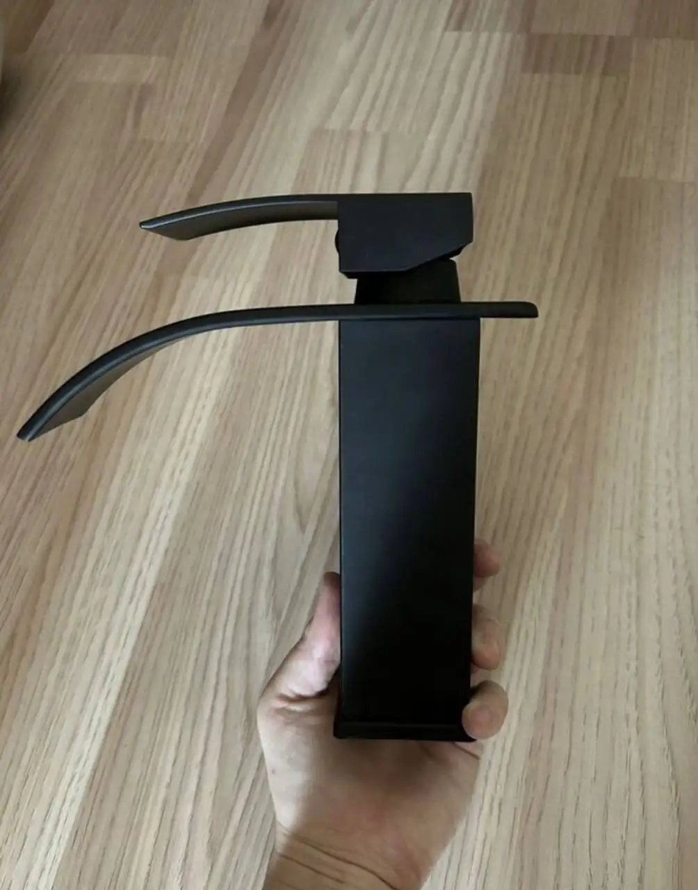 Продам новый смеситель - Сантехника (Для дома и дачи) в Владивосток