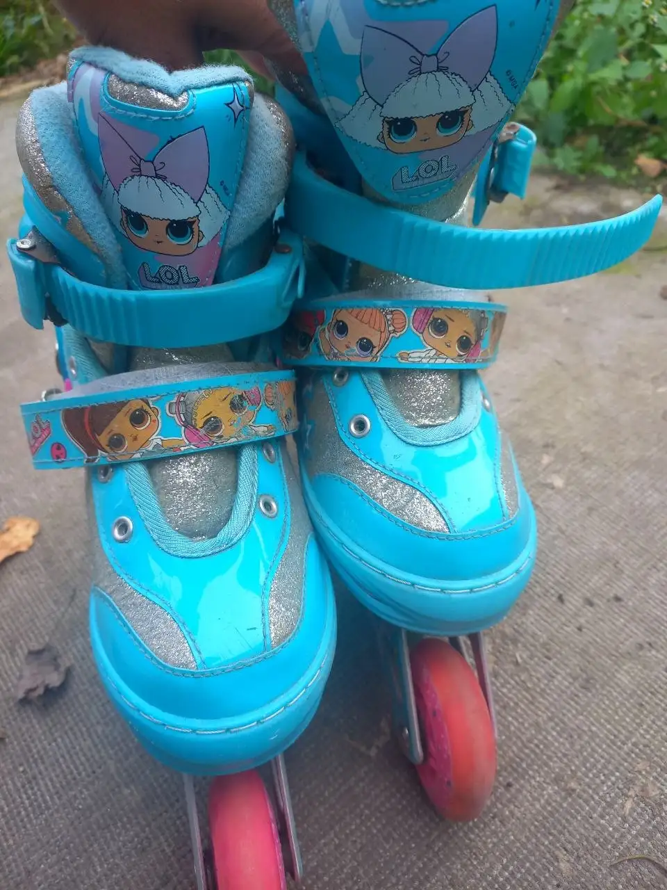 Роликовые коньки раздвижные со светящимися колесами - Роликовые коньки (Хобби и отдых) в Владивосток