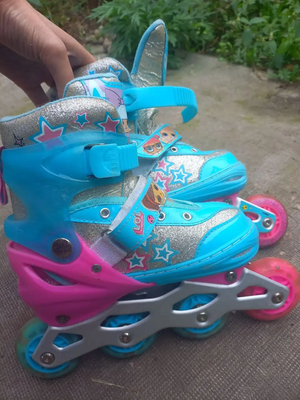 Роликовые коньки раздвижные со светящимися колесами - Роликовые коньки (Хобби и отдых) в Владивосток