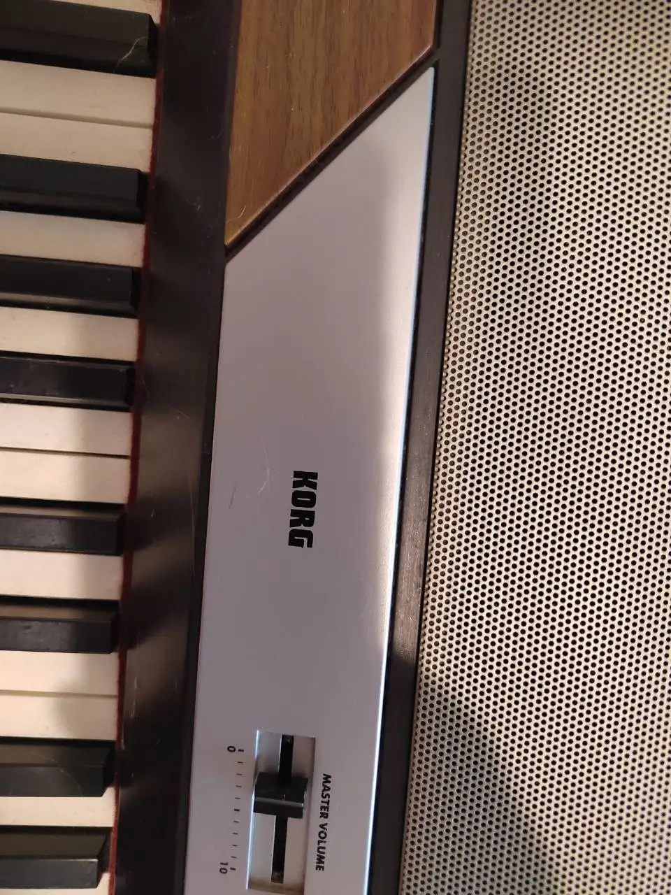 Продам электро пианино Korg SP-250 - Музыкальные инструменты (Хобби и отдых) в Владивосток