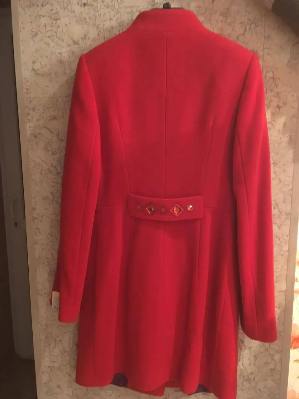 Красное демисезонное пальто 44 размера - Верхняя одежда (Одежда) в Владивосток