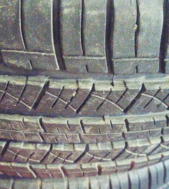 Продам литье в комплекте с летней шиной - Колесные диски и шины (Запчасти) в Владивосток