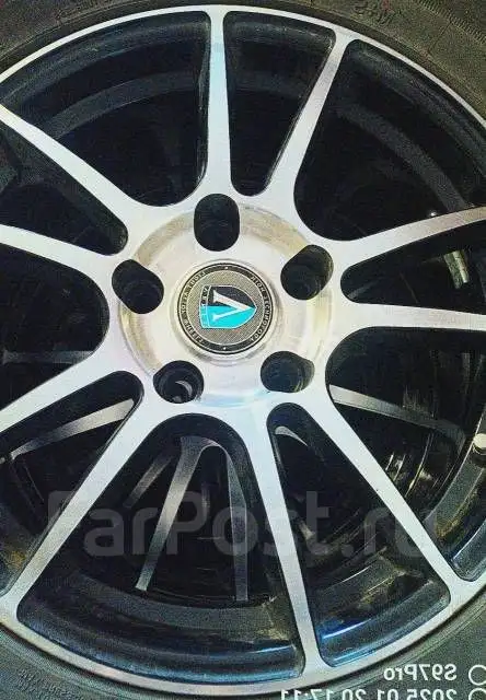 Продам литье в комплекте с летней шиной - Колесные диски и шины (Запчасти) в Владивосток