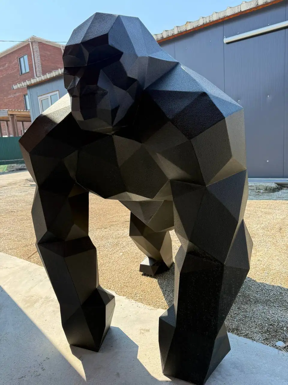 Продажа полигональной фигуры гориллы для декора - Хобби и отдых в Владивосток