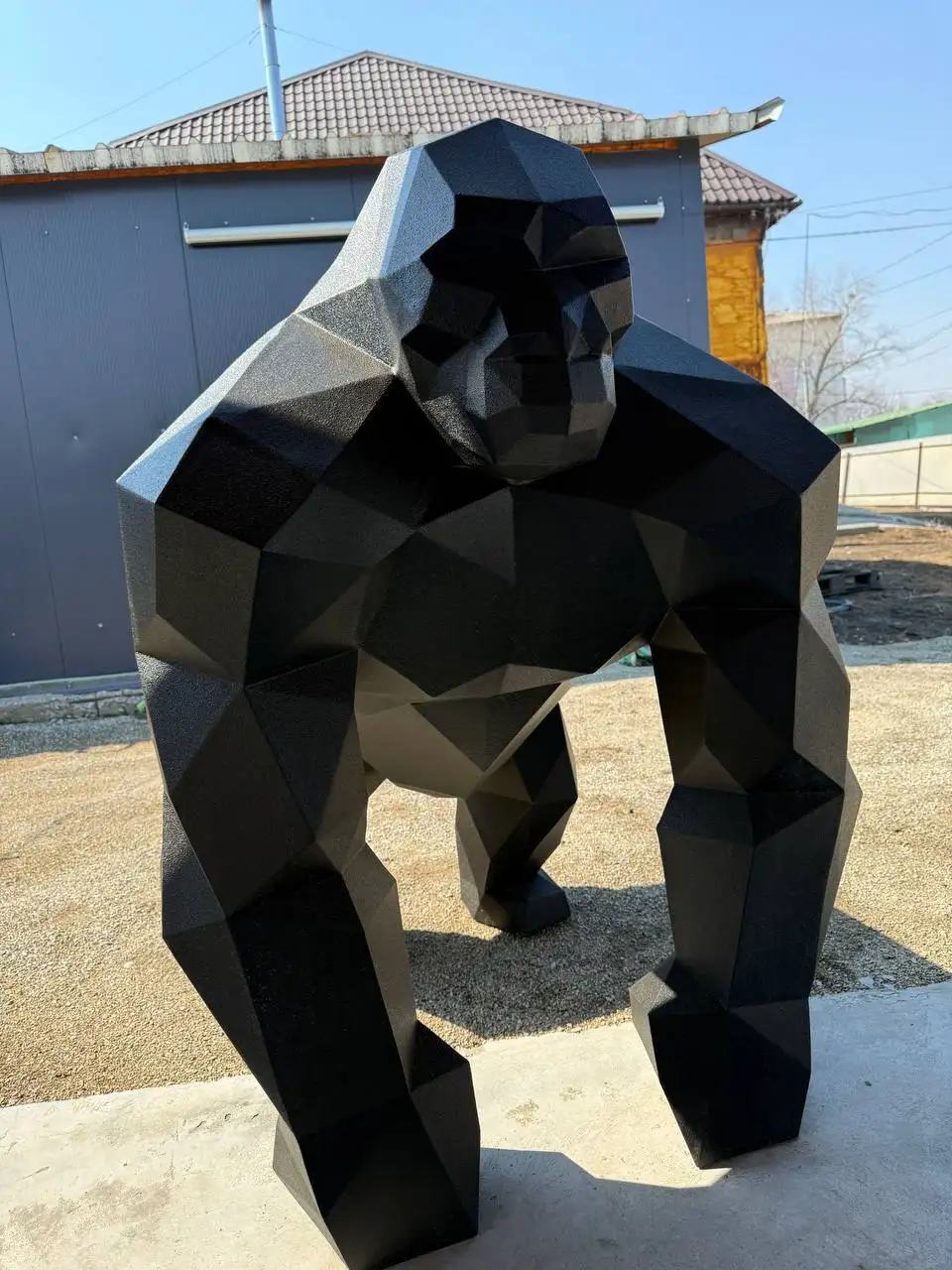 Продажа полигональной фигуры гориллы для декора - Хобби и отдых в Владивосток