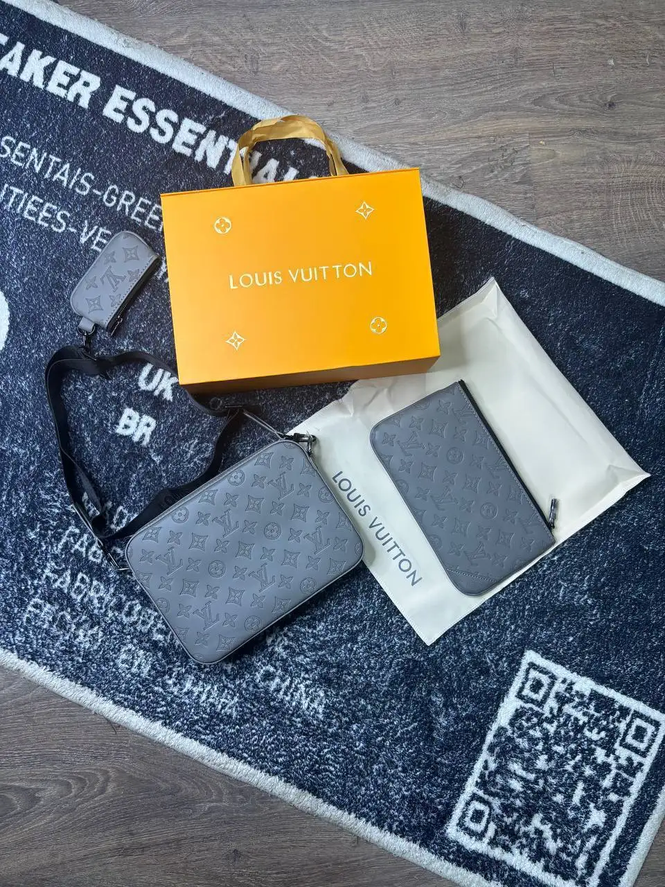 Сумка Louis Vuitton серая реплика - Аксессуары (Барахолка) в Владивосток