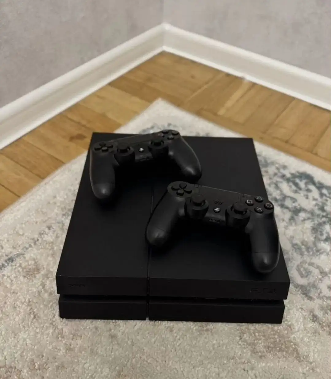 Игровая приставка PlayStation 4 с играми и аксессуарами - Игровые приставки (Электроника) в Владивосток