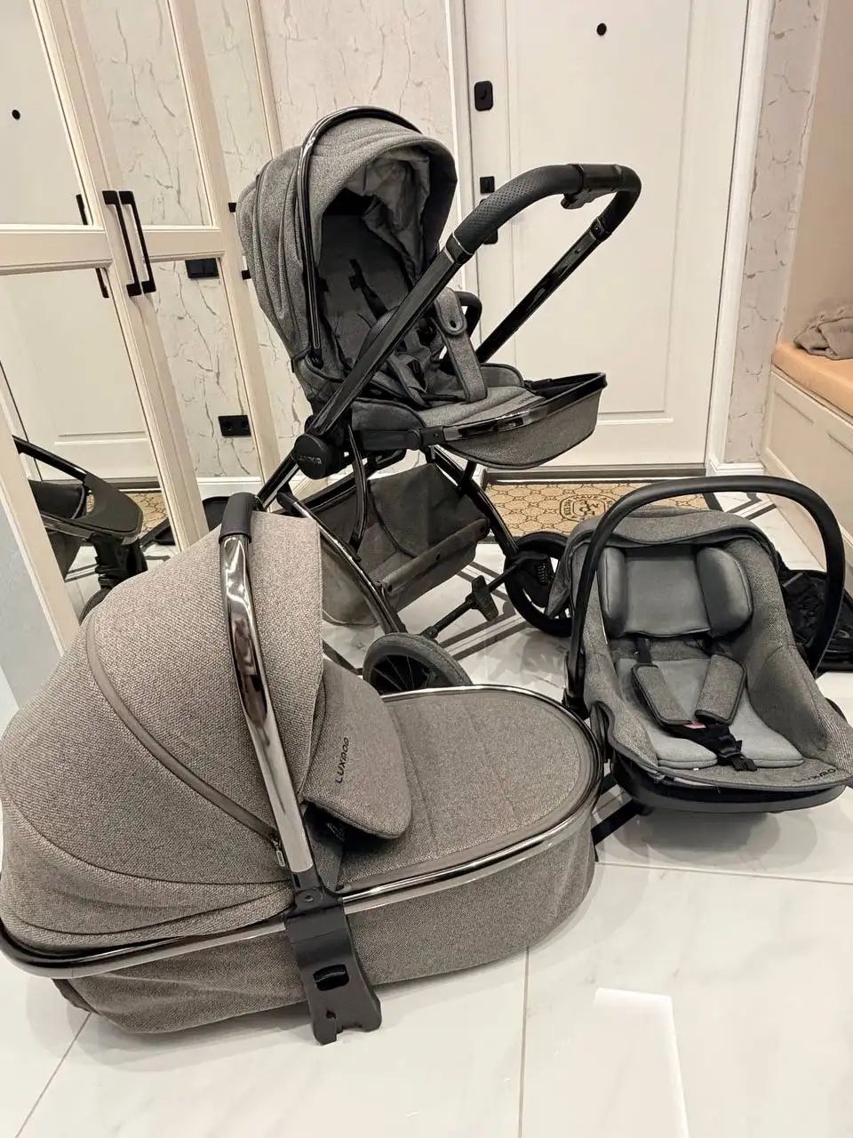 Продам коляску 3 в 1 Luxmom - Коляски (Товары для детей) в Владивосток