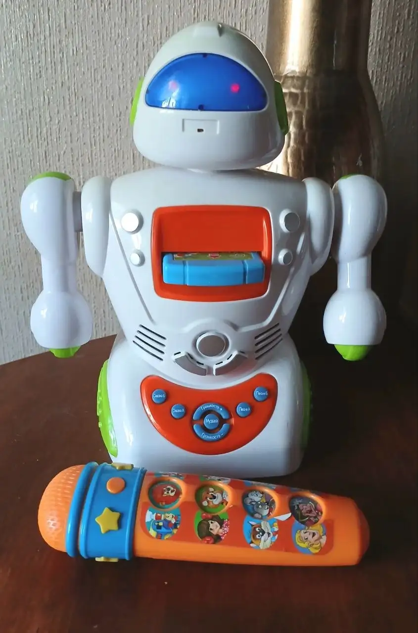 Интерактивные игрушки: робот-сказочник и микрофон с песнями - Интерактивные игрушки (Товары для детей) в Владивосток